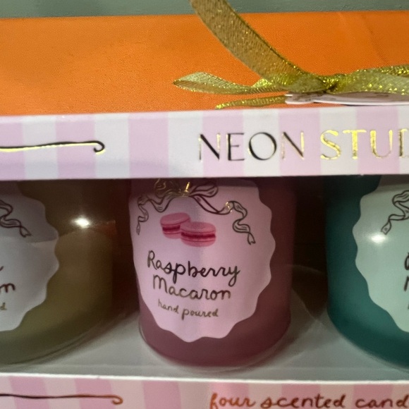 Scented Candle Set - Pink, Green, Blue, White - Picture 4 of 16